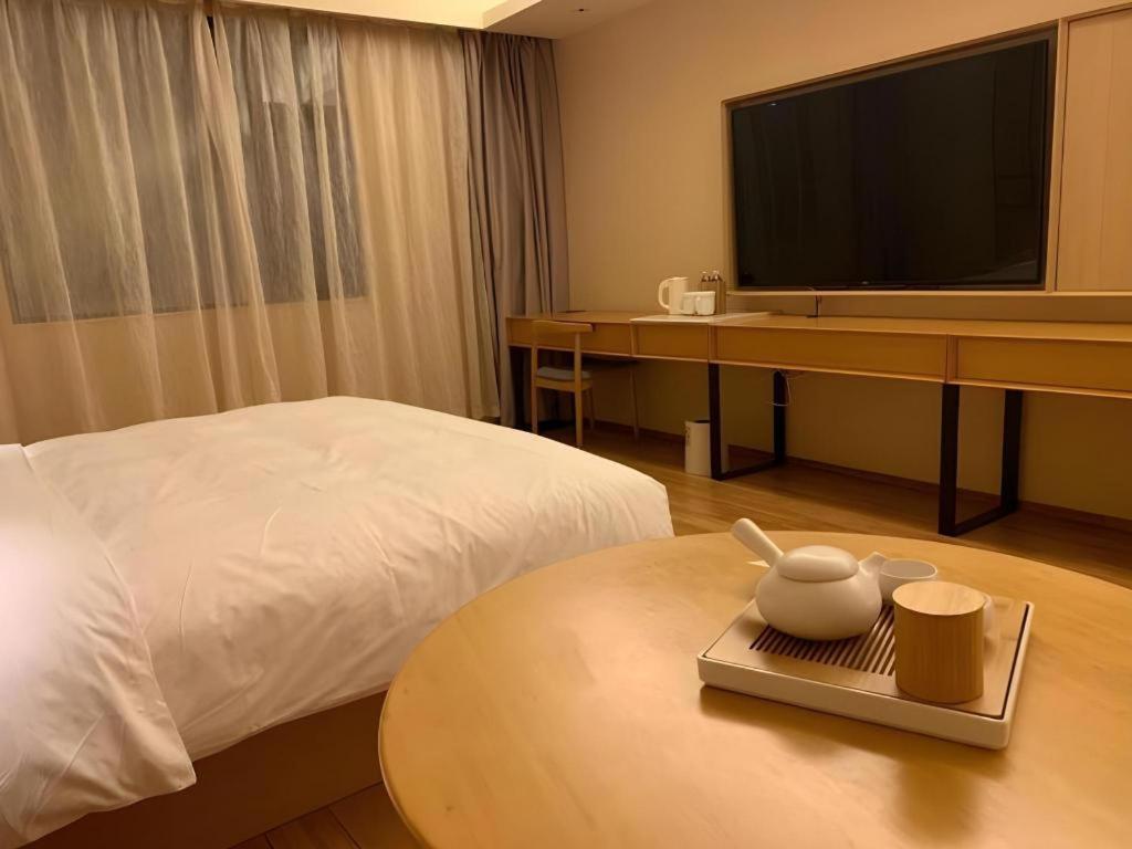 Ji Hotel Shanghai The Bund Tiantong Road Exterior photo