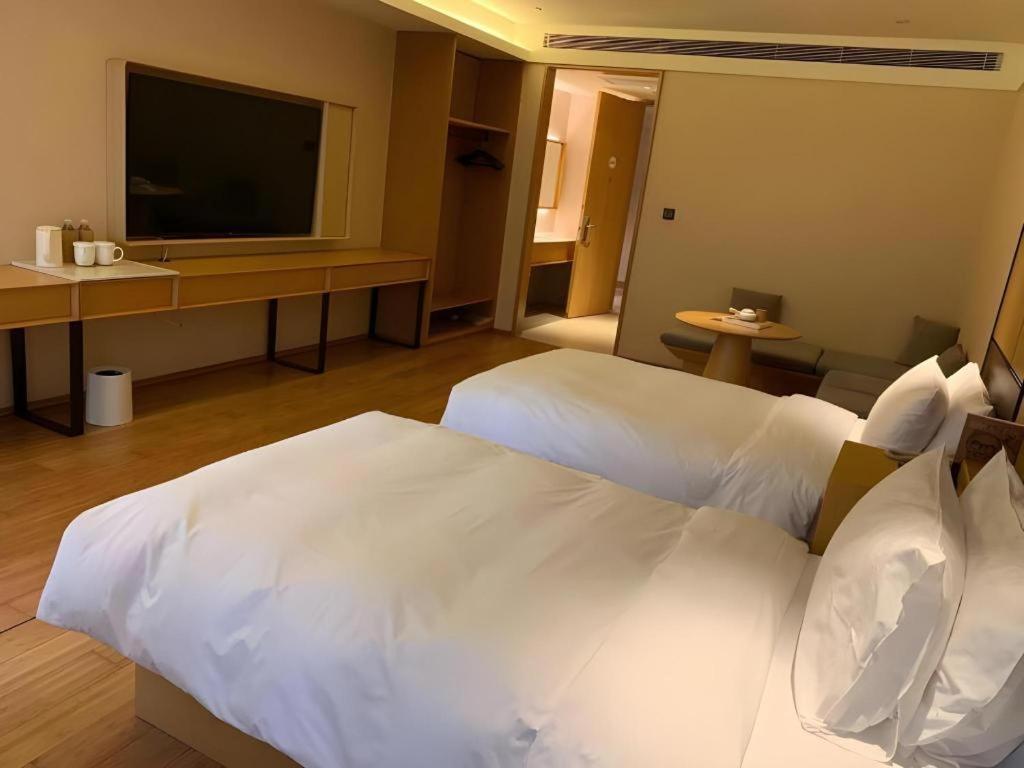 Ji Hotel Shanghai The Bund Tiantong Road Exterior photo